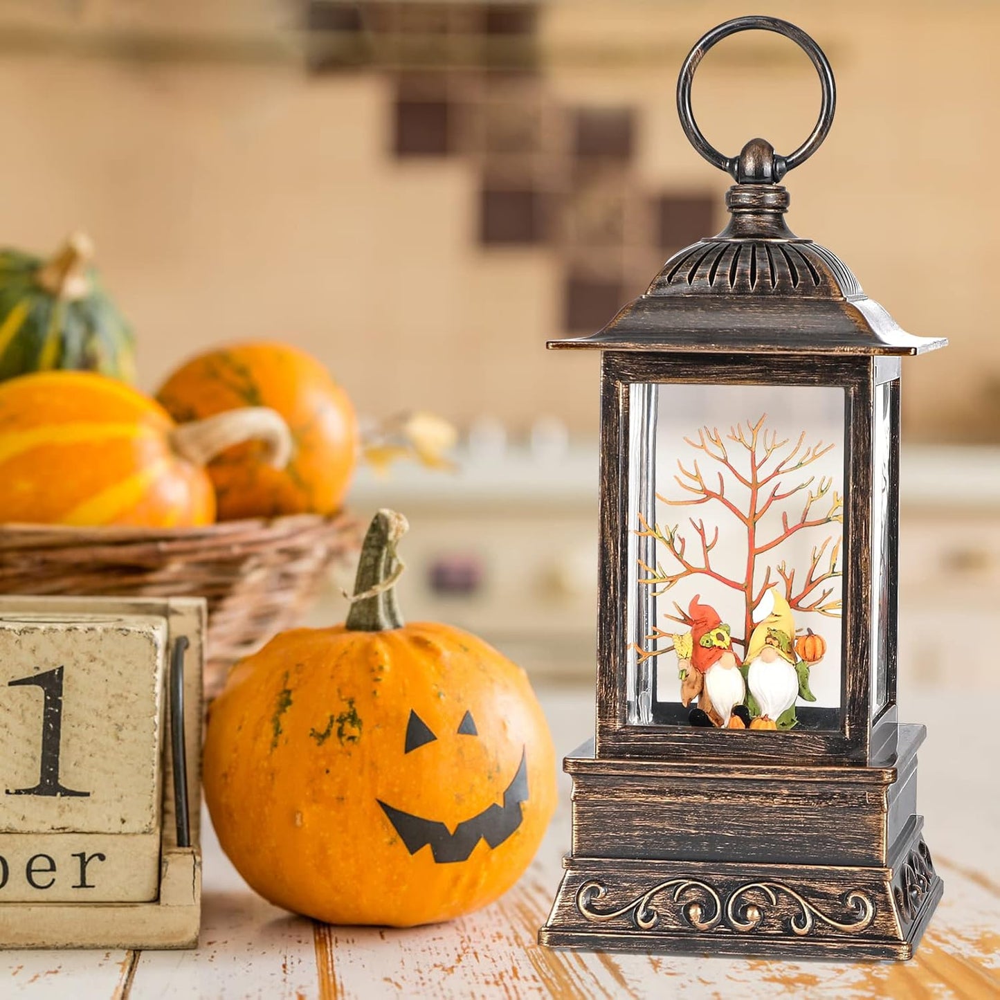 Fall Snow Globe Gnome Lantern, Glitter Lighted Snow Globes Fall Decorations for Home, Light Up Snowglobe Fall Décor