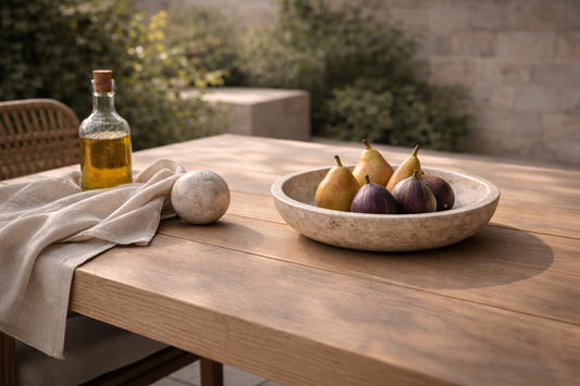 minimal centerpiece decor