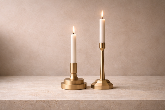 Candle styling for living room that improves spatial balance
